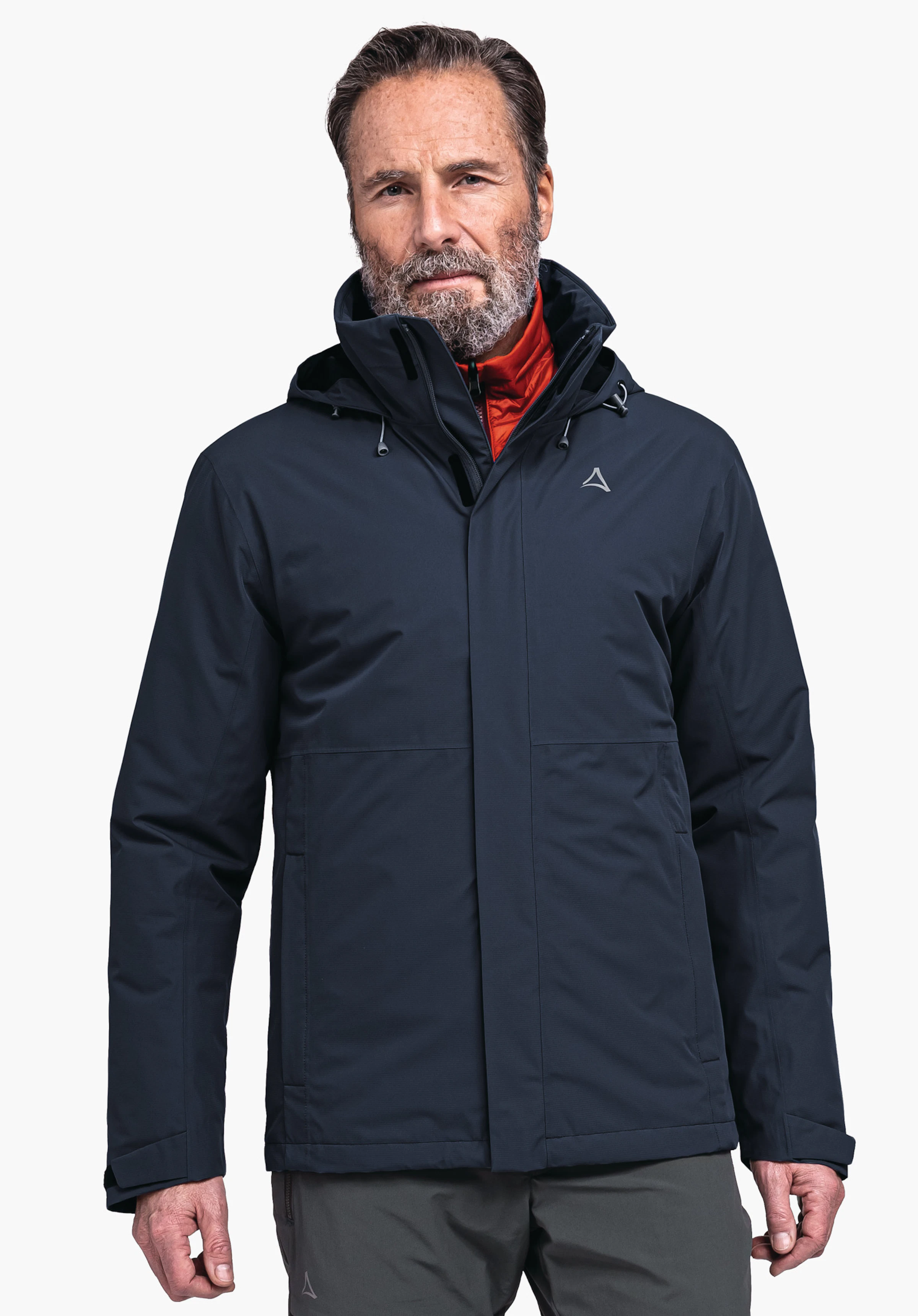 Jacket Gmund M Jacke blau dunkel, getragen von einem Mann mit hochgestellter Kapuze; Innenlage rot sichtbar; Schöffel-Logo auf der Brust; frontal vor weißem Hintergrund.