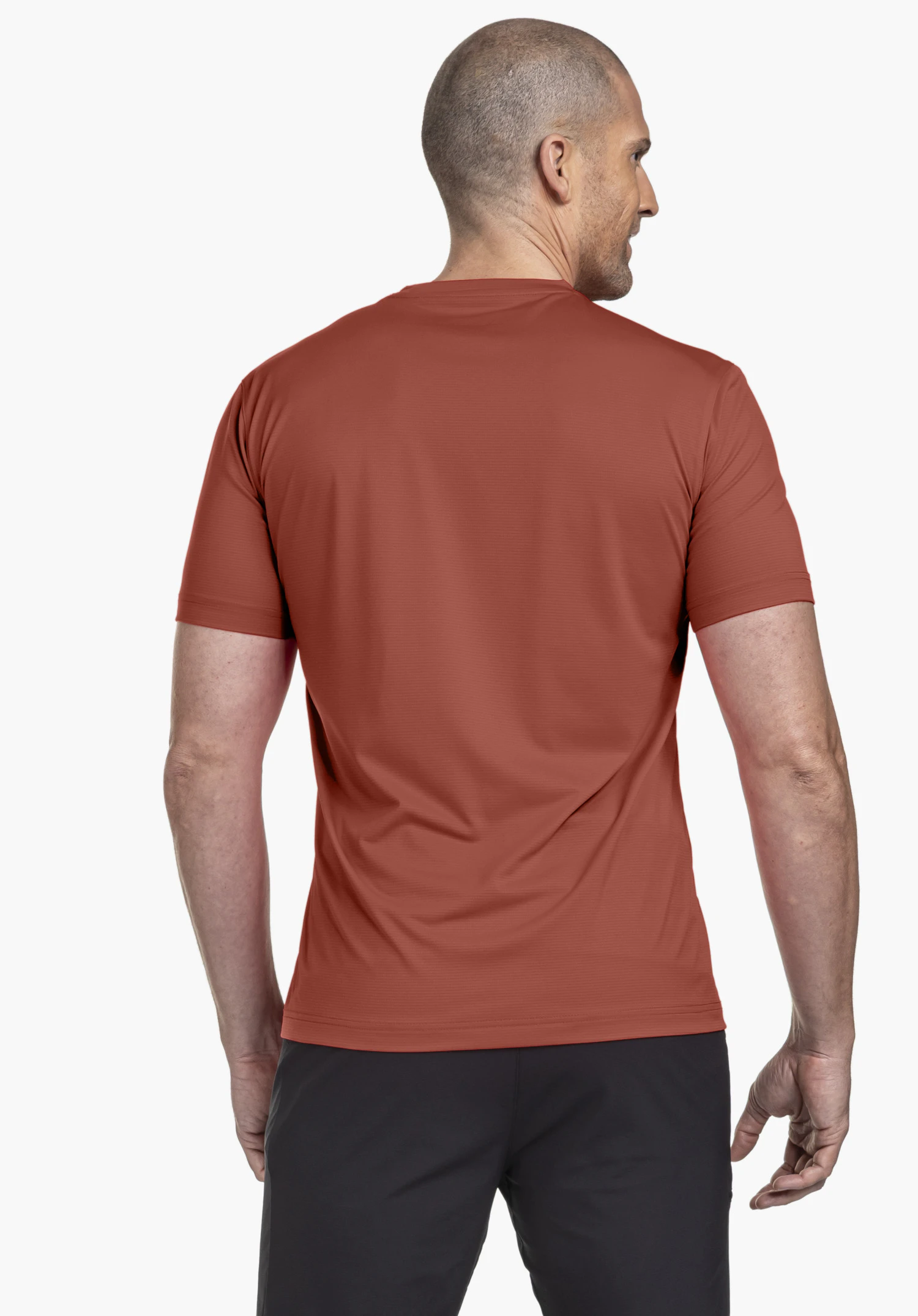 CIRC T Shirt Tauron M in red: A model showcasing the shirt from a back view, set against a neutral background.