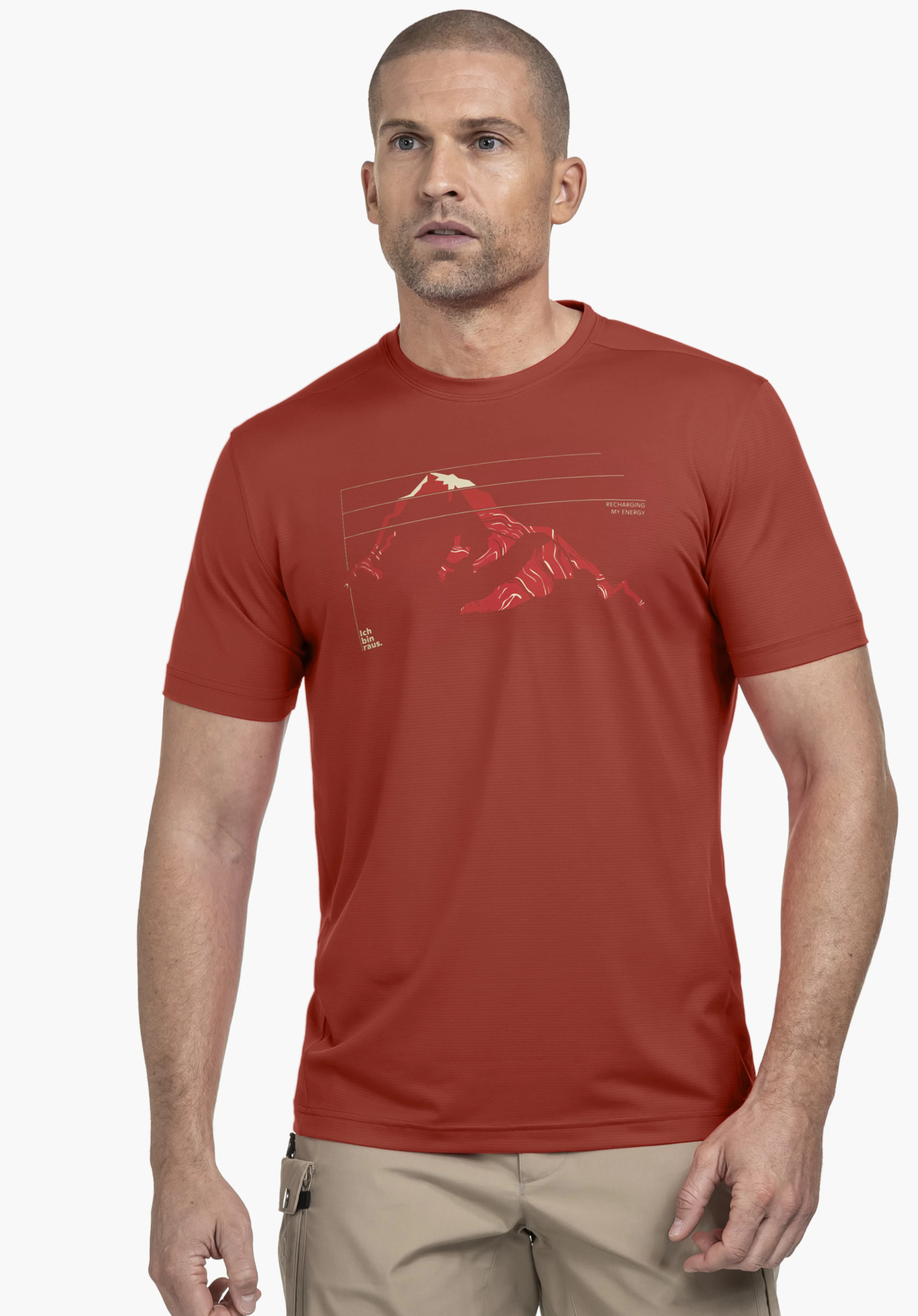 CIRC T Shirt Sulten M worn by a male model. The man stands frontally, presenting the red t-shirt with a striking mountain graphic on the chest in front of a neutral background.