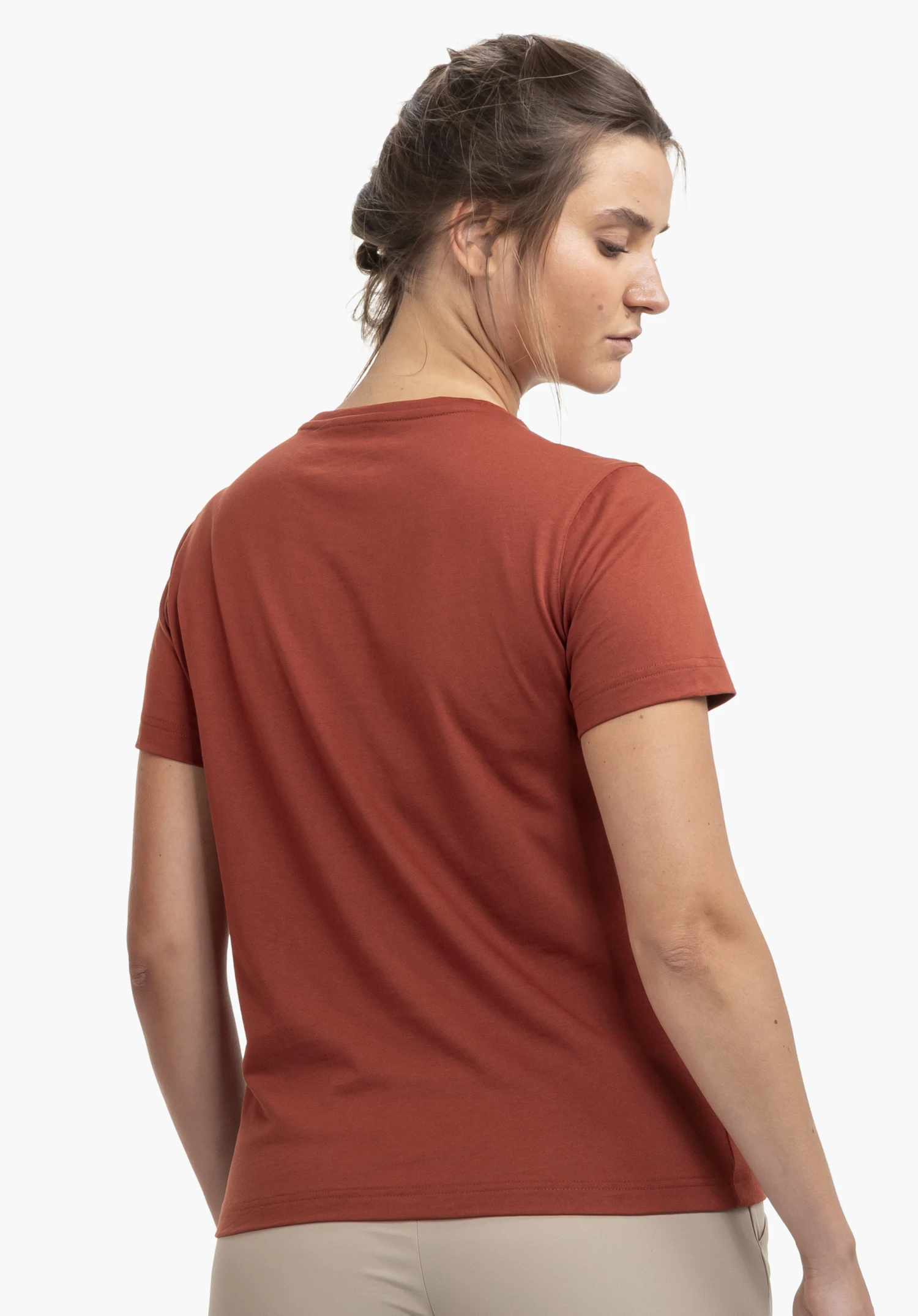 T Shirt Hohberg L en rouge, présenté de dos sur un mannequin devant un fond neutre.