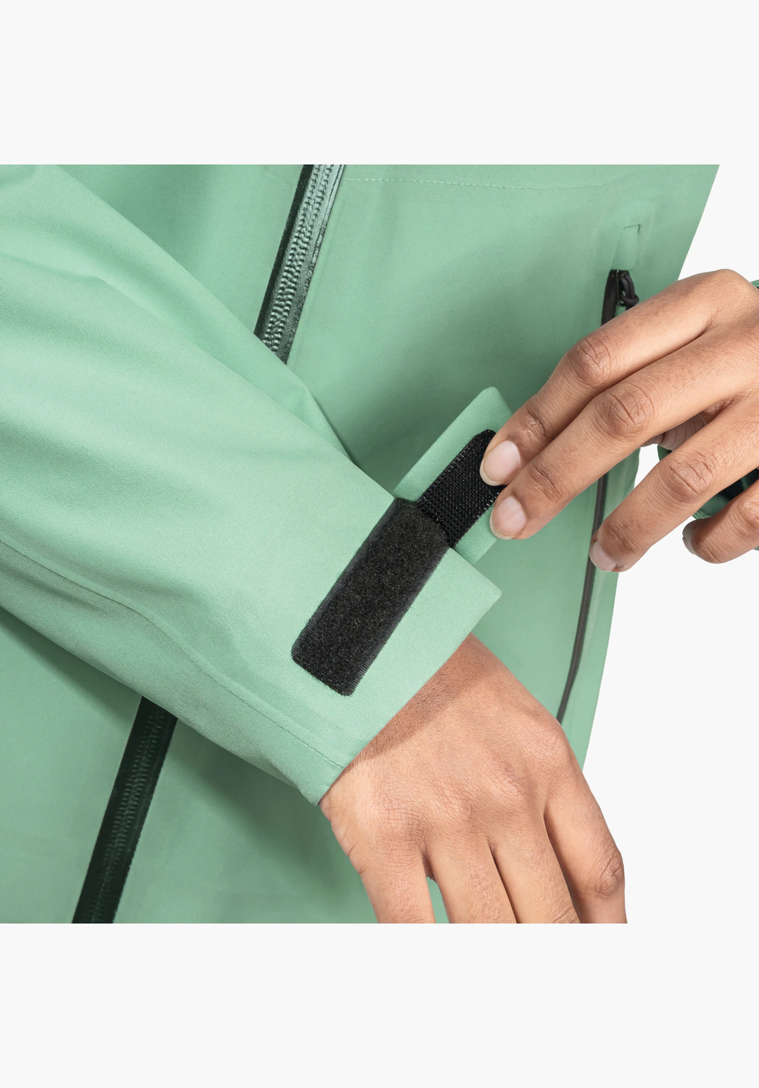 Jacket Style Cascata WMS showing the adjustable velcro strap on the green sleeve cuff as a close-up shot against a white/neutral background.