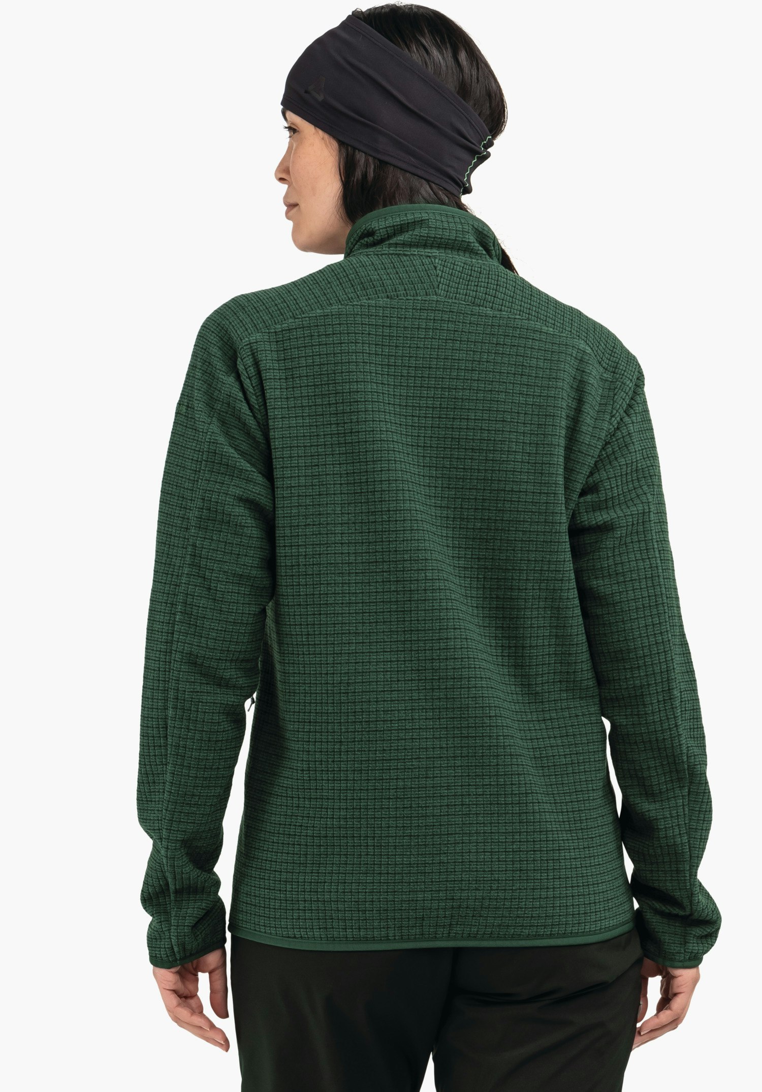CIRC Fleece Jk Style Terxa WMS veste polaire vert foncé, portée de dos; personne avec bandeau noir portant le logo Schöffel; coupe ample, mains sur les côtés, fond studio blanc.