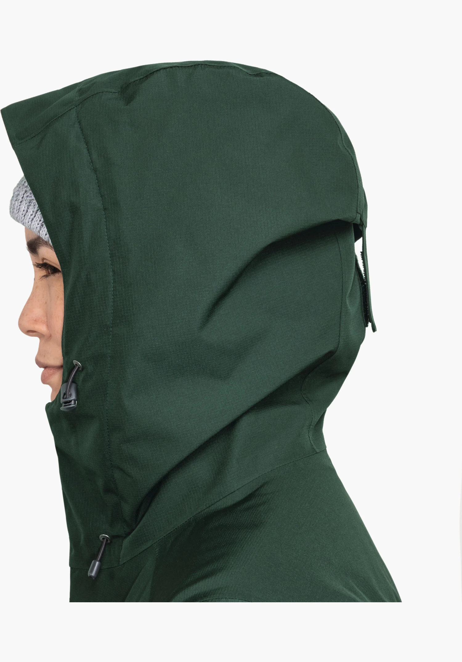 Ins Jacket Style Wildkar WMS : La capuche verte réglable de profil avec un col haut et des détails de cordon de serrage en gros plan sur fond blanc.