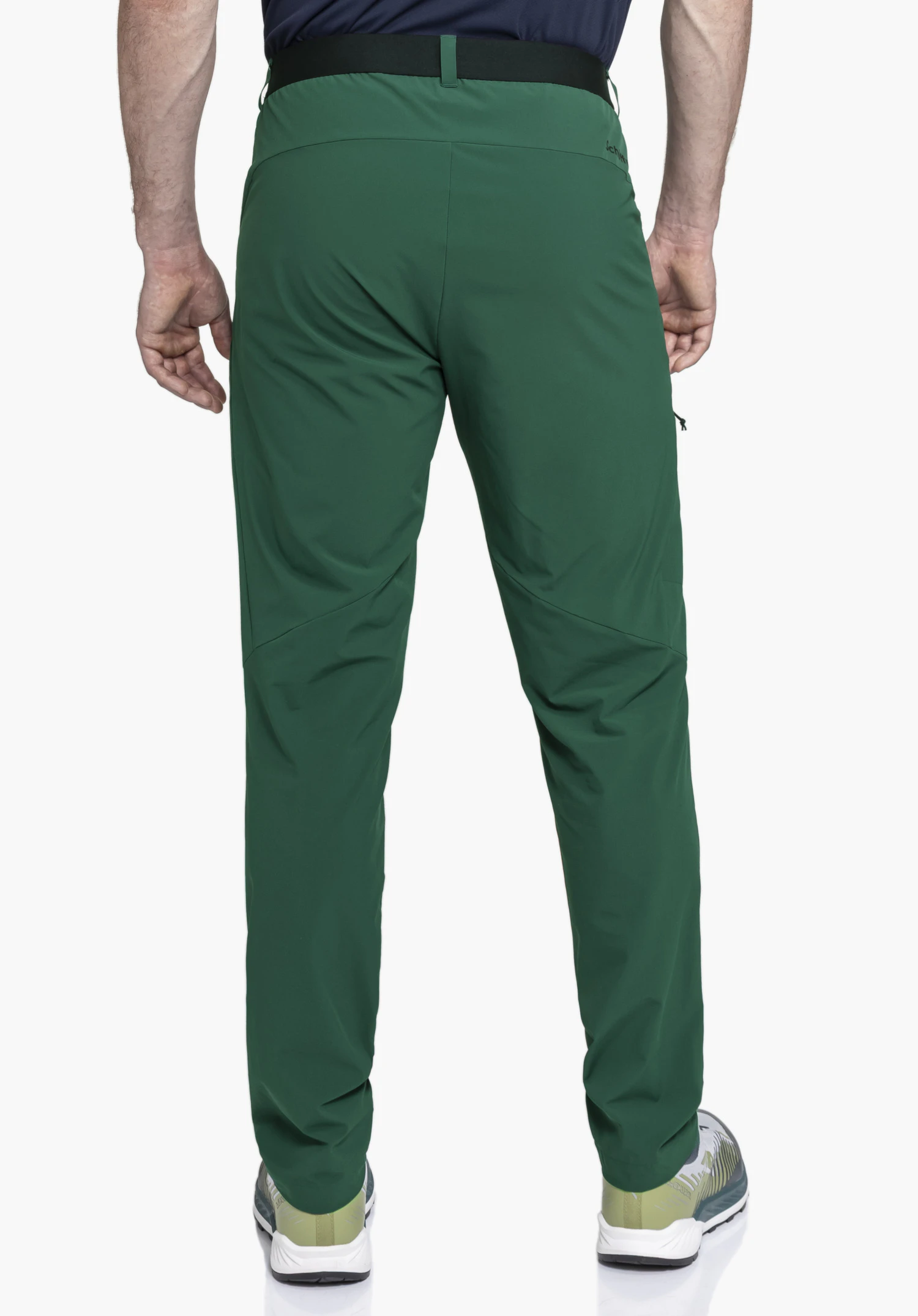 Pants Style Blaustein MNS en vert présenté de dos sur un mannequin avec le logo Schöffel visible sur un fond neutre.