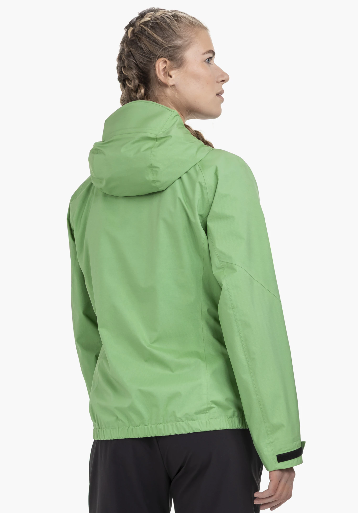 2.5L 3D Jacket Vistdal L toont een model van achteren in een groene jas tegen een neutrale achtergrond.