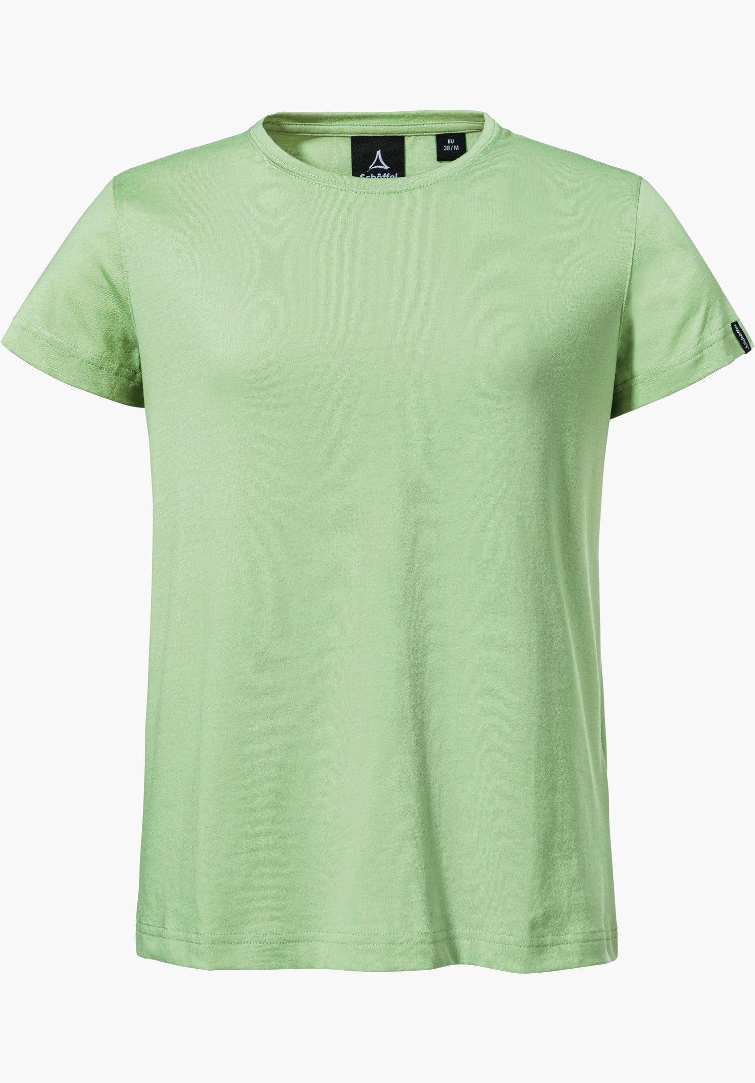 T Shirt Style Collada WMS, feine Struktur des grünen Stoffes und gerippter Rundhalsausschnitt mit dem innenliegenden Schöffel-Logo, Nahaufnahme vor weißem/neutralem Hintergrund.