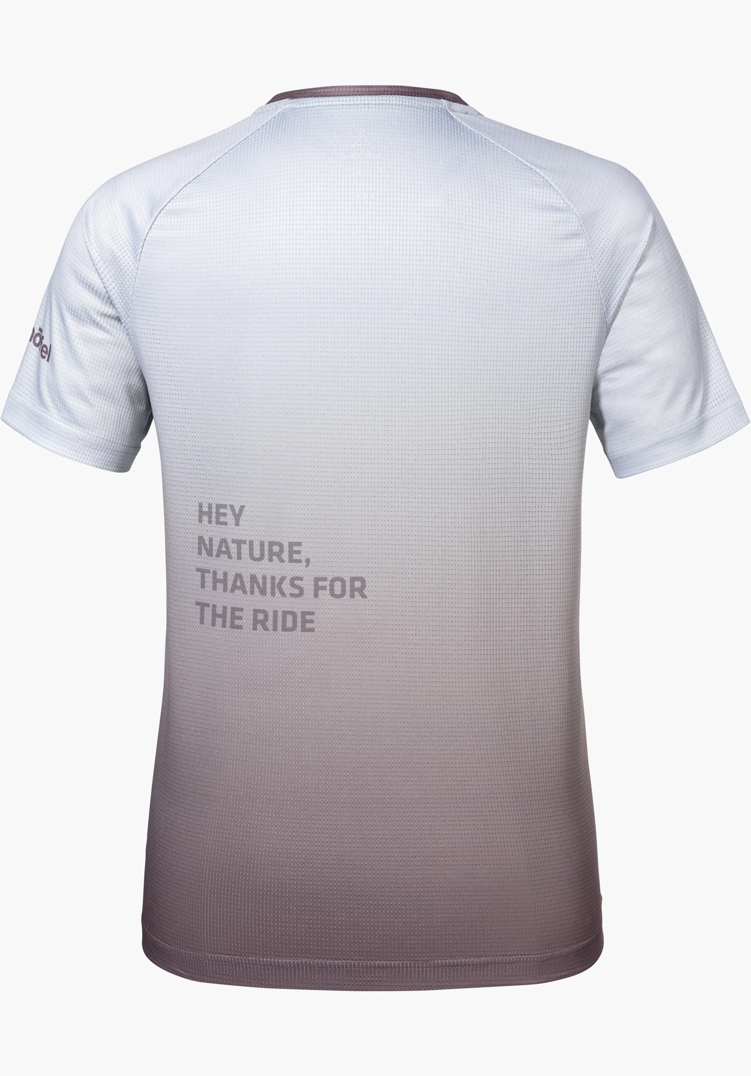 Shirt Style Koitere WMN in braunem Farbverlauf in der Rückansicht mit dem Aufdruck 'HEY NATURE, THANKS FOR THE RIDE' und dem Schöffel-Logo auf dem linken Ärmel, freigestellt vor weißem Hintergrund.