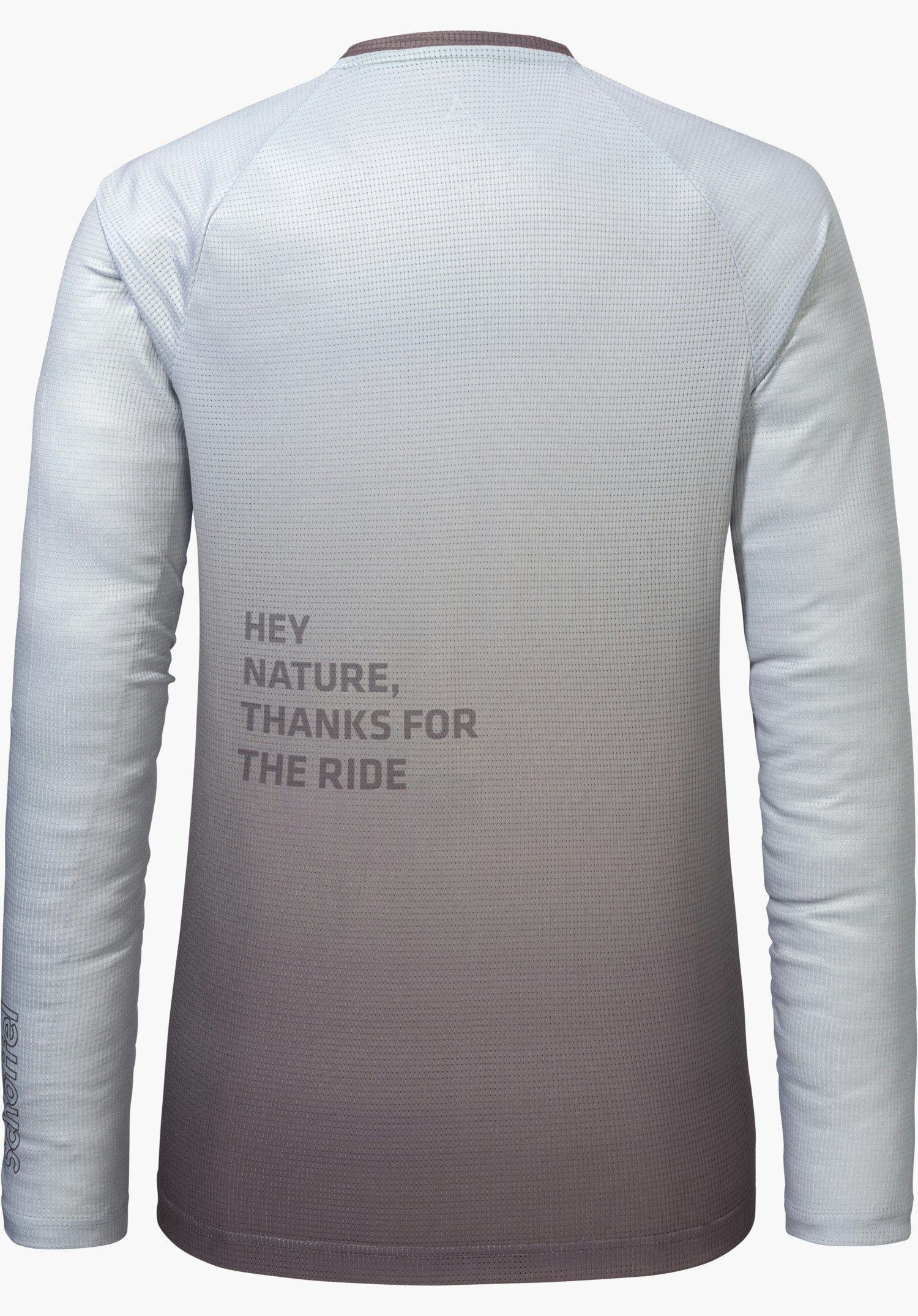 Longsleeve Style Koitere WMN in de kleur paars, achteraanzicht met het opschrift "HEY NATURE, THANKS FOR THE RIDE" op de rug en het Schöffel-logo op de linkermouw, vrijstaand tegen een witte achtergrond.