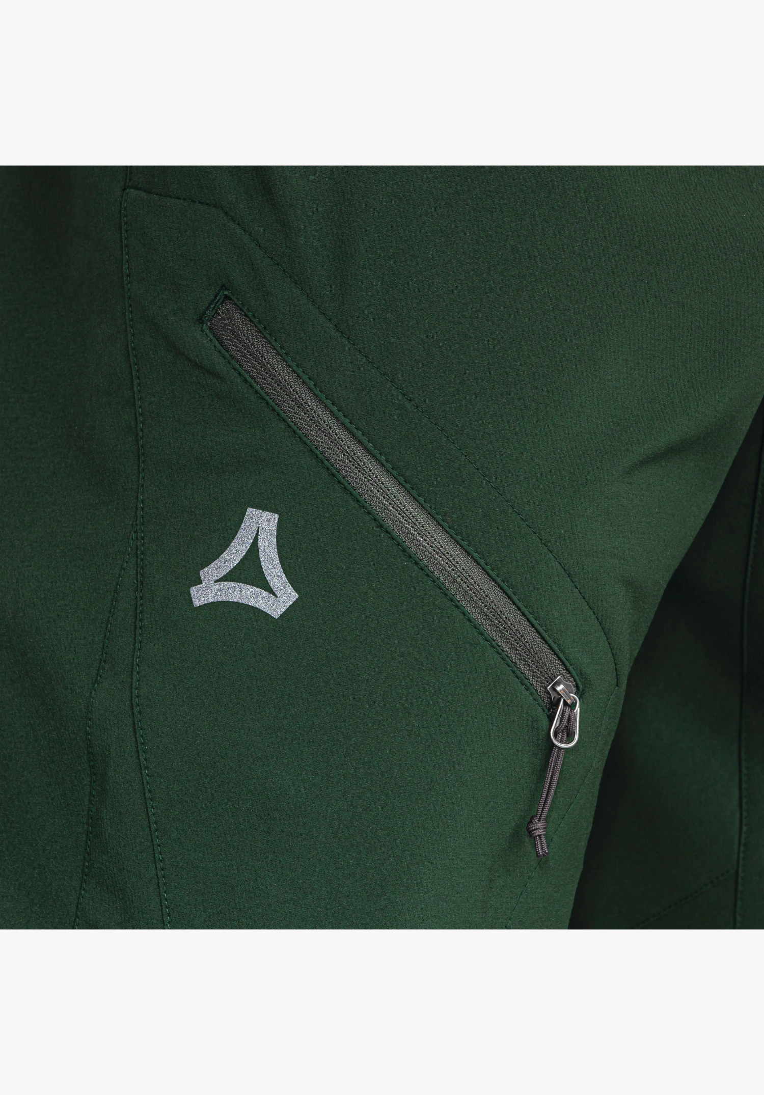 Pants Style Cascata MNS shows a diagonal zip pocket and the subtle Schöffel logo on the green technical fabric. Close-up against a white/neutral background., Pants Style Cascata MNS shows a diagonal zip pocket and the subtle Schöffel logo on the green technical fabric. Close-up against a white/neutral background.