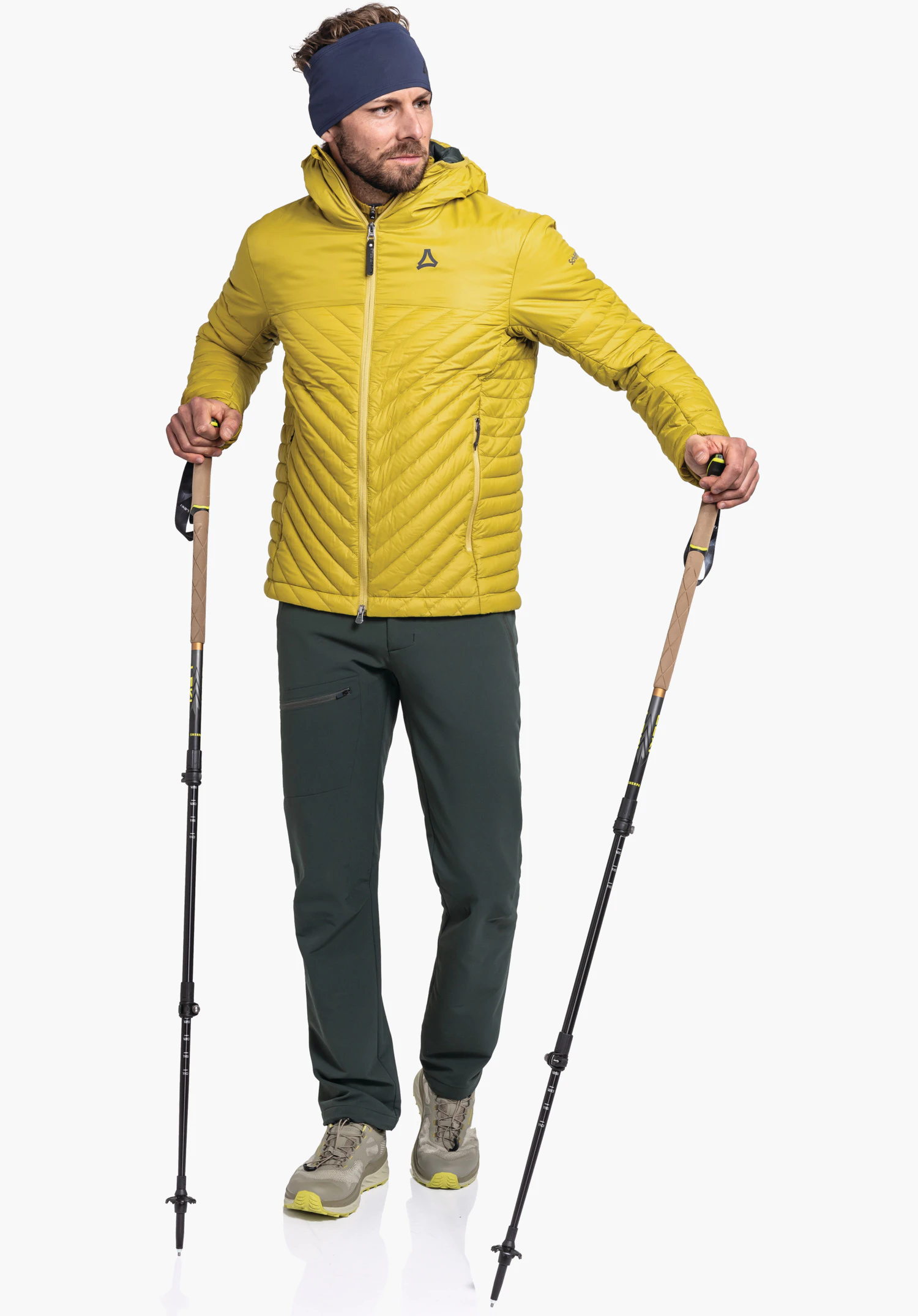 Down Jacket Style Cascata MNS présente le logo Schöffel foncé sur la poitrine jaune à côté de la fermeture éclair frontale et du matelassage en V, gros plan sur fond blanc.