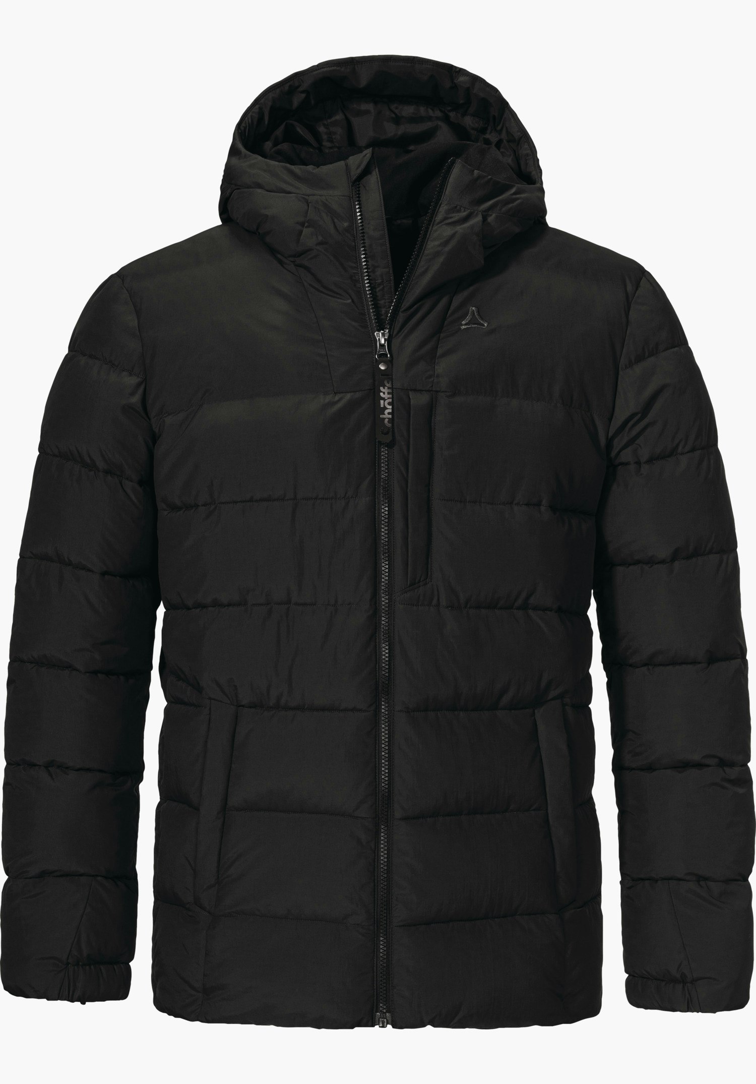 Ins Jacket Style Boslix MNS Schwarze gesteppte Isolationsjacke mit Kapuze, frontal zugezippt; zwei Seitentaschen und Brustreißverschluss mit Zipper-Band "Schöffel"; Schöffel-Logo auf Brust; freigestellt vor weißem Hintergrund.