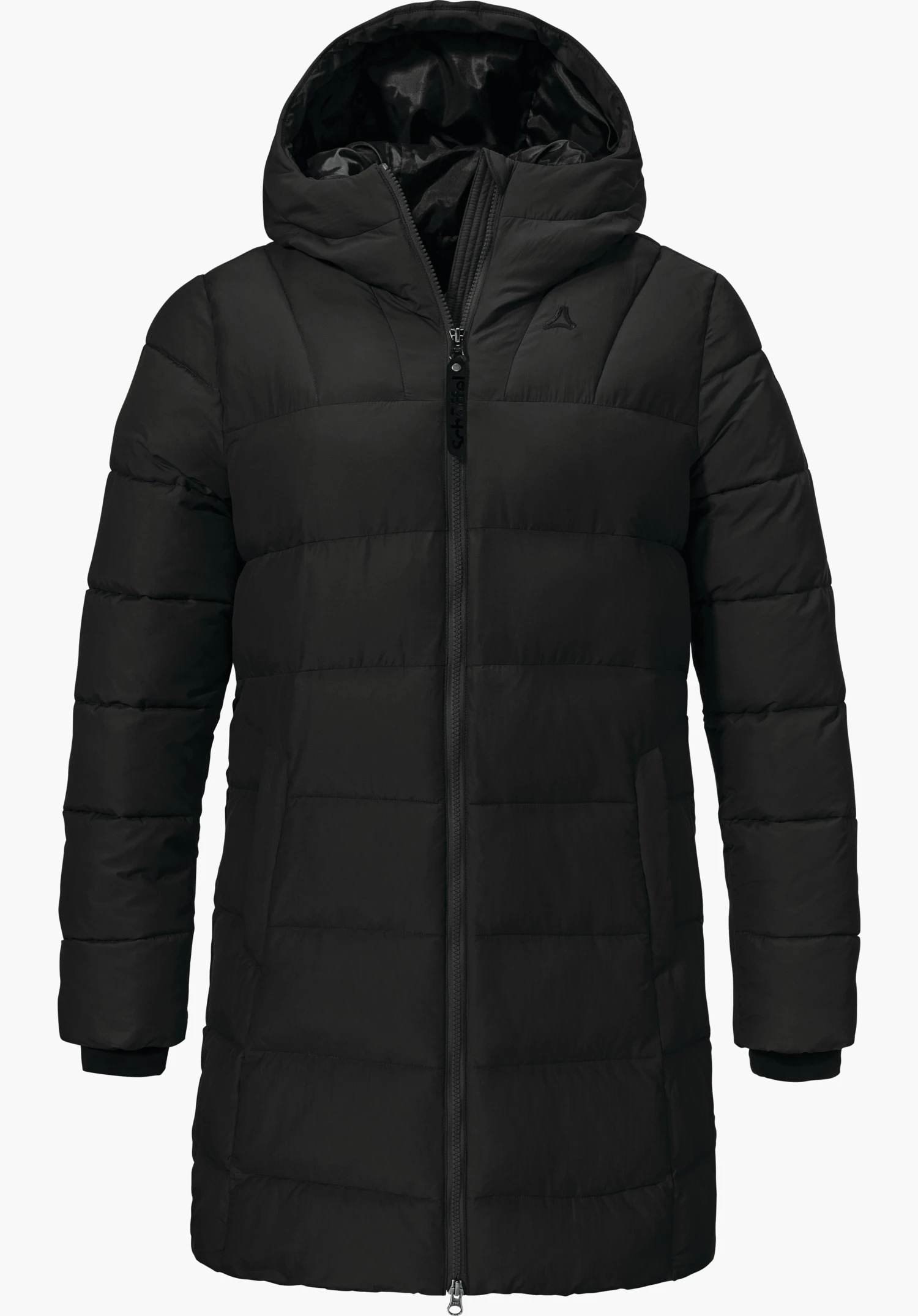Ins Parka Style Boslix WMS Zwarte doorgestikte mantel met capuchon, rits gesloten, Schöffel-logo op de borst; opschrift: “Schöffel”. Tegen witte achtergrond.