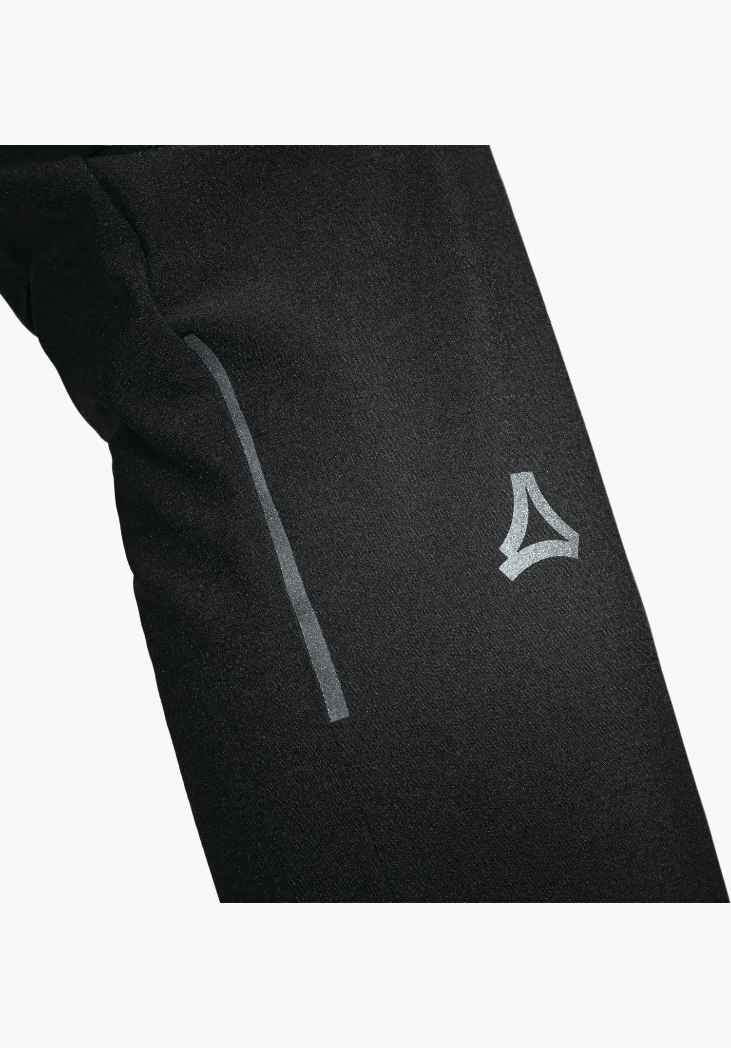 Pants Style Kubena WMS toont de zwarte stof op de broekspijp met het Schöffel-logo en een ritszak. Close-up voor een witte/neutrale achtergrond.