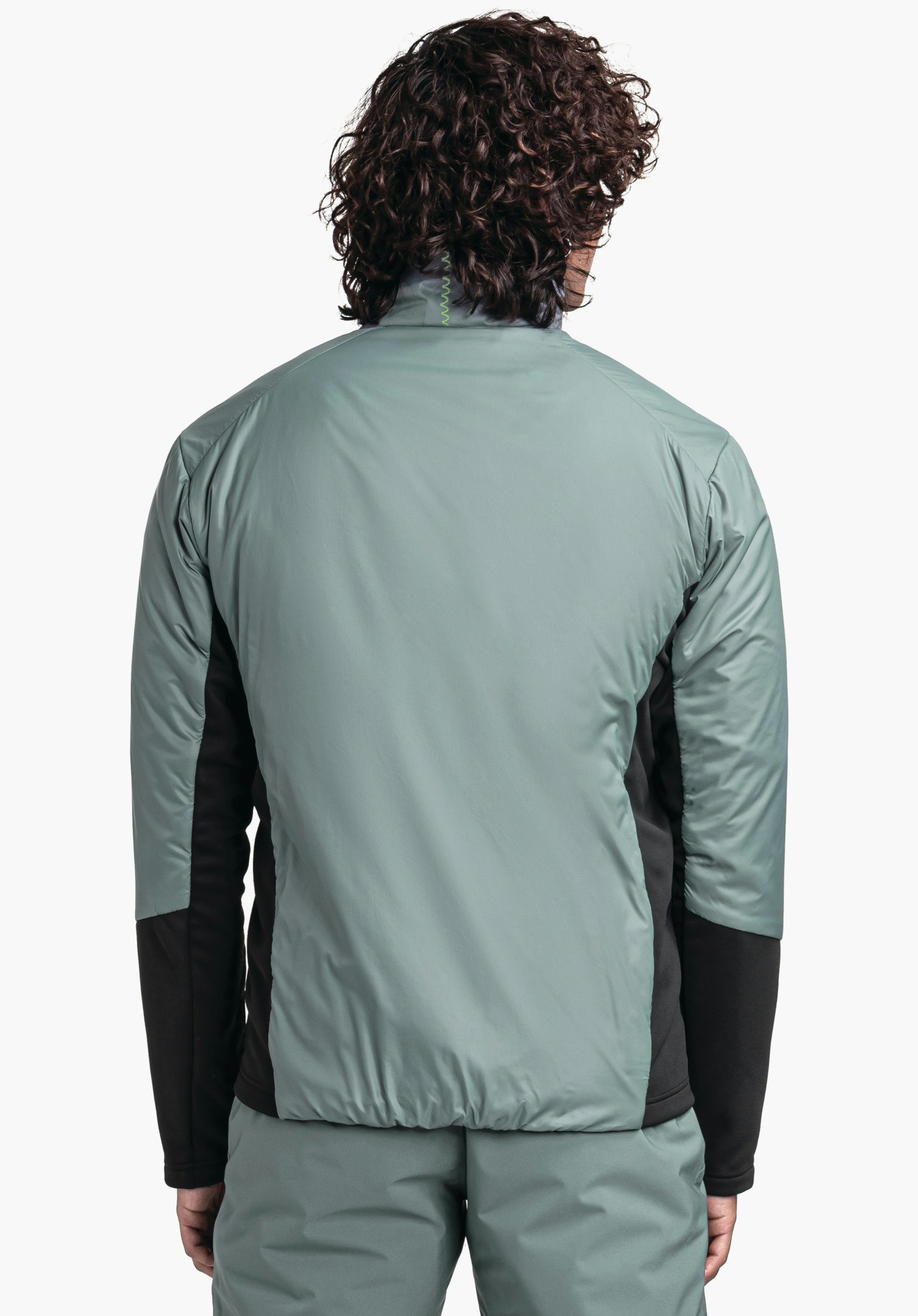 Ins Jacket Style Pontre MNS graue Jacke, von einem Mann von hinten getragen; hoher Kragen mit grüner Zickzacknaht, Arme locker am Körper, neutraler weißer Hintergrund.