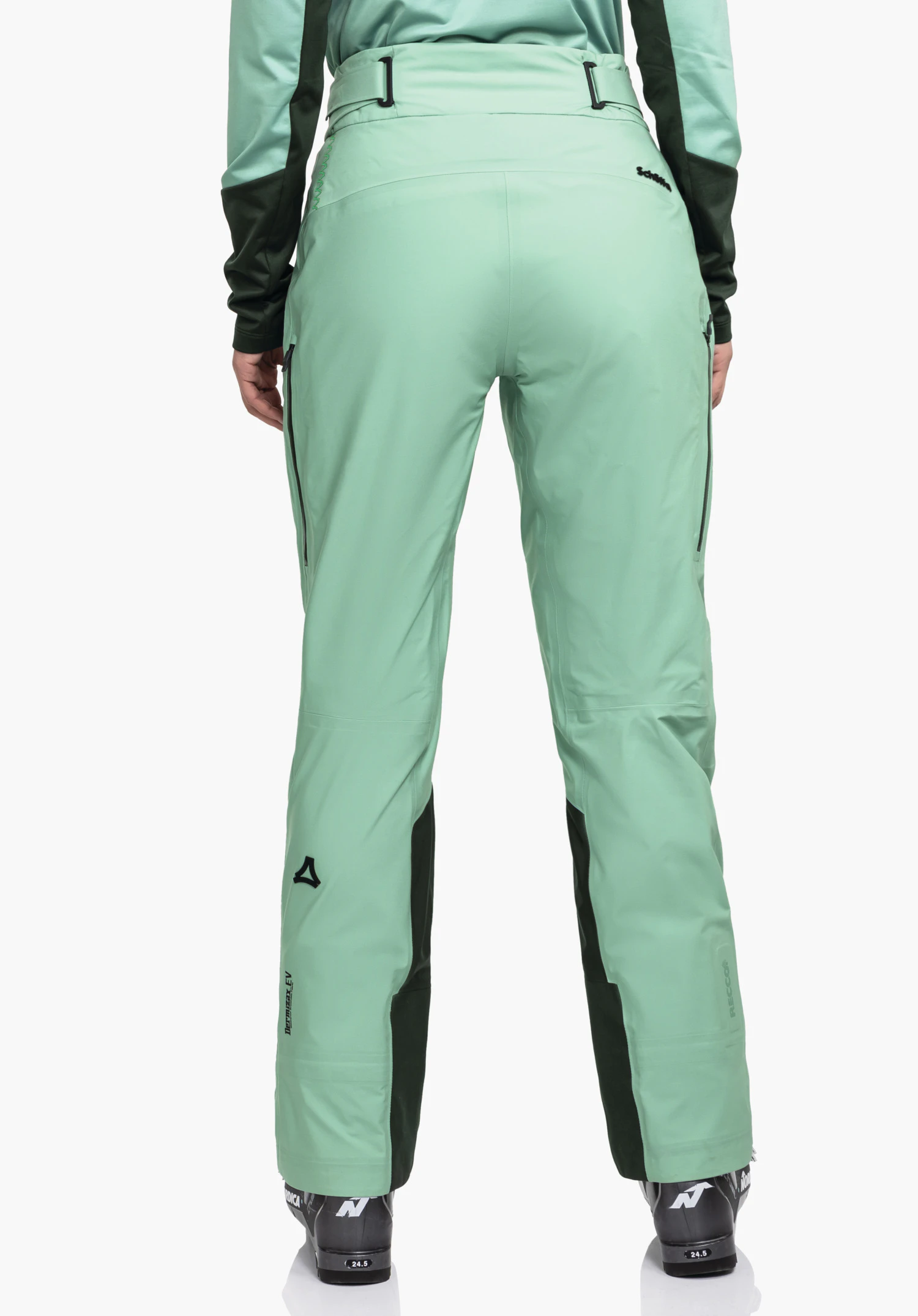 Pants Style Lufeld WMS Skihose hellgrün; wird von Person stehend von hinten getragen; Studiohintergrund weiß; dunkleinsatz dunkelgrün an Innenbeinen; Schöffel-Logo am Unterschenkel. Text: "Schöffel", "RECCO", "24.5".