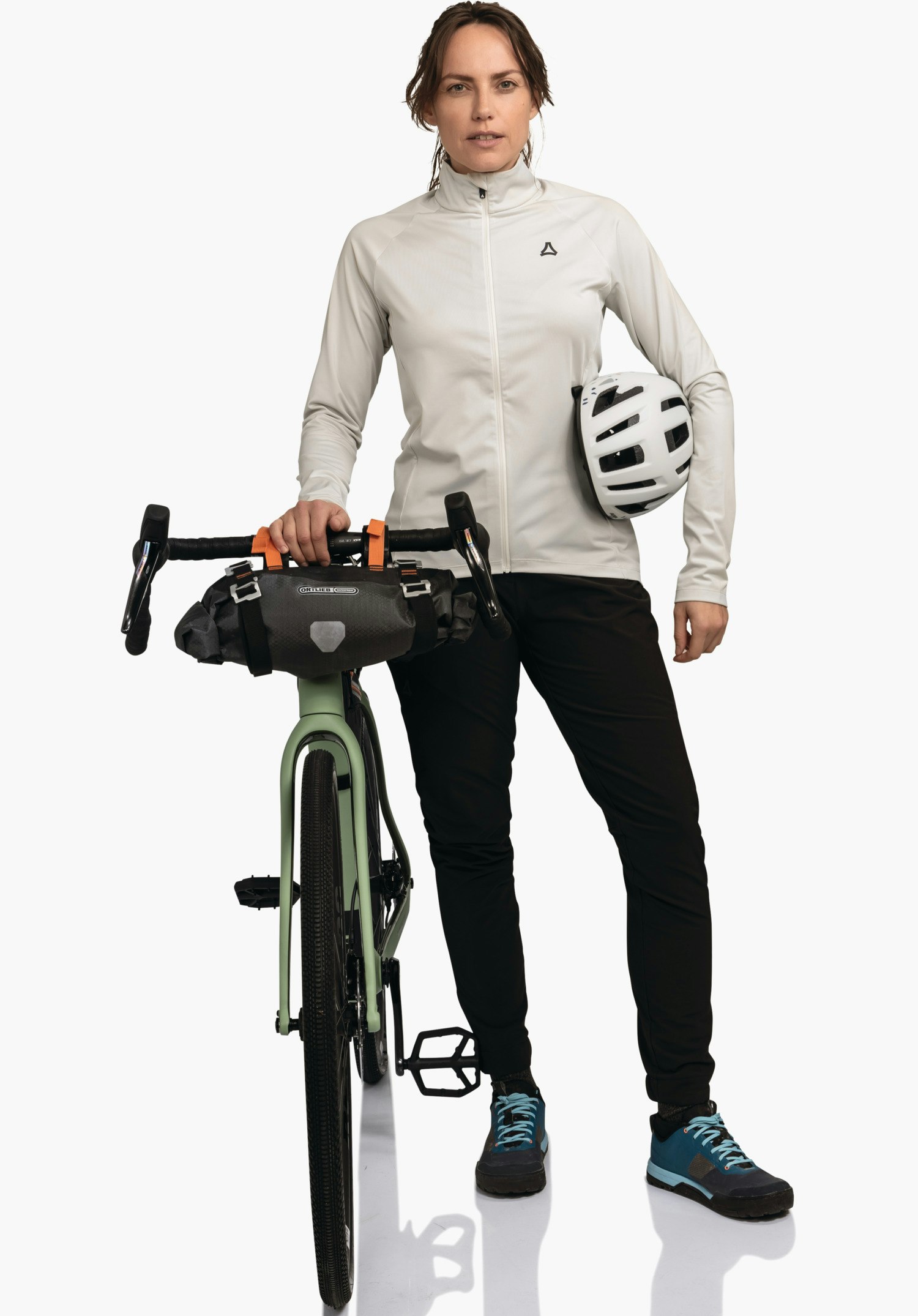 Longsleeve Style Kubena WMS shows the stand-up collar and front zip in nature as well as the subtle Schöffel logo on the chest in a close-up against a white background.