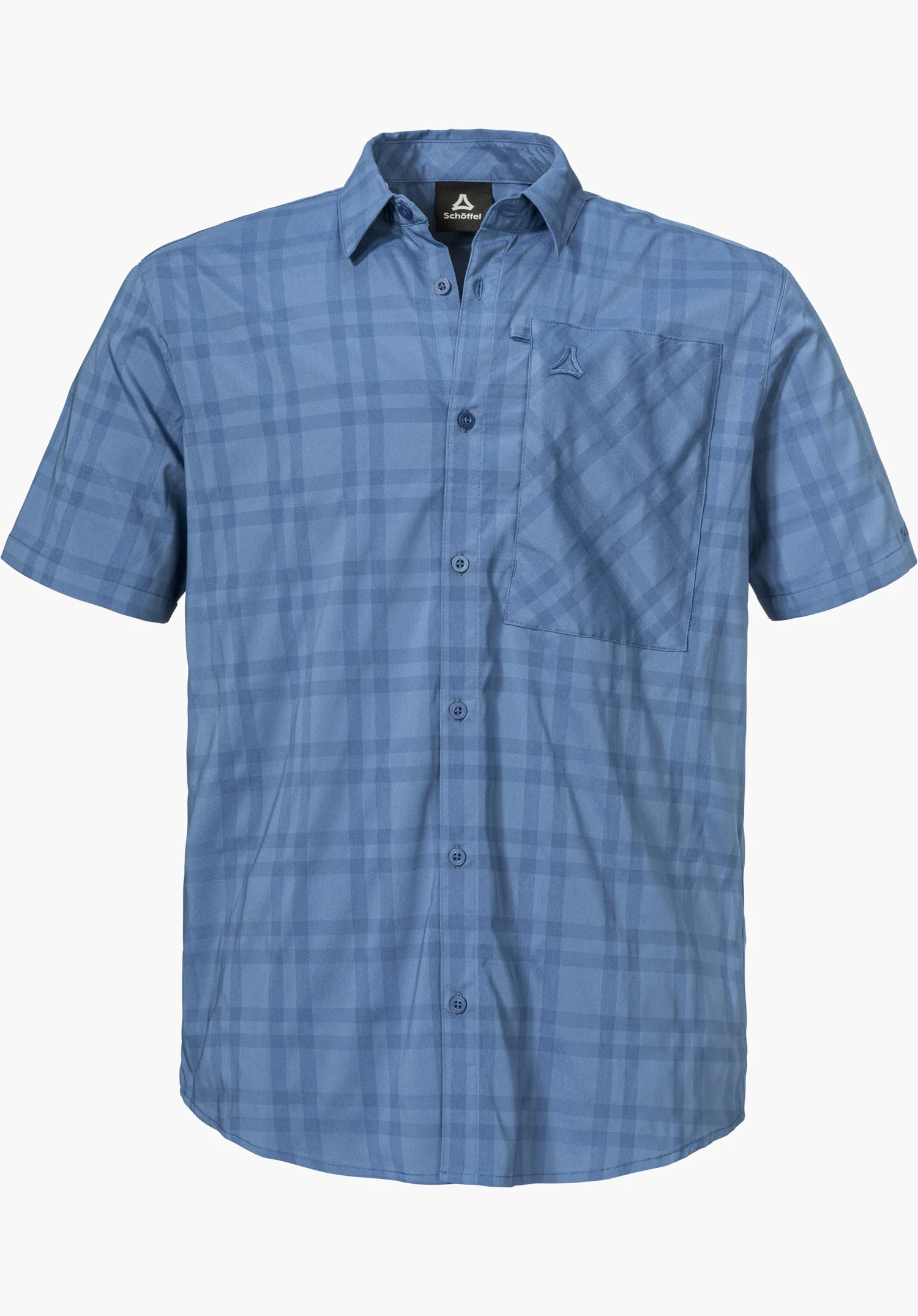 Shirt Style Frolya MEN ist ein kurzärmeliges, blaues Hemd mit dezentem Karomuster, durchgehender Knopfleiste, einer Brusttasche und sichtbarem Schöffel-Logo, freigestellt vor weißem Hintergrund.