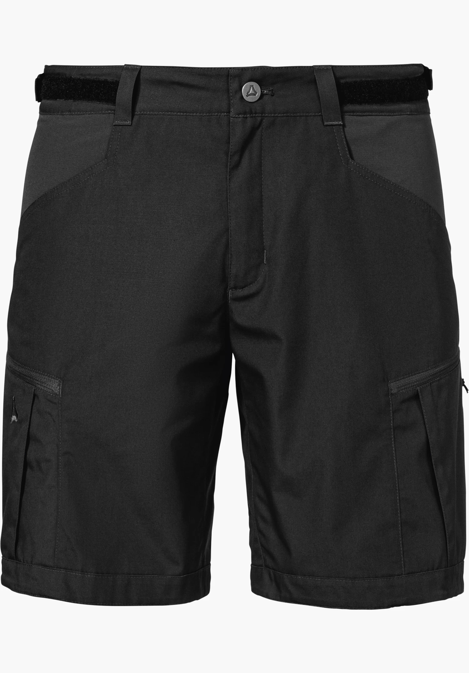 Shorts Style Maghera MEN in Schwarz mit seitlichen Cargotaschen, verstellbarem Bund und einem kleinen Schöffel-Logo, freigestellt vor weißem Hintergrund.