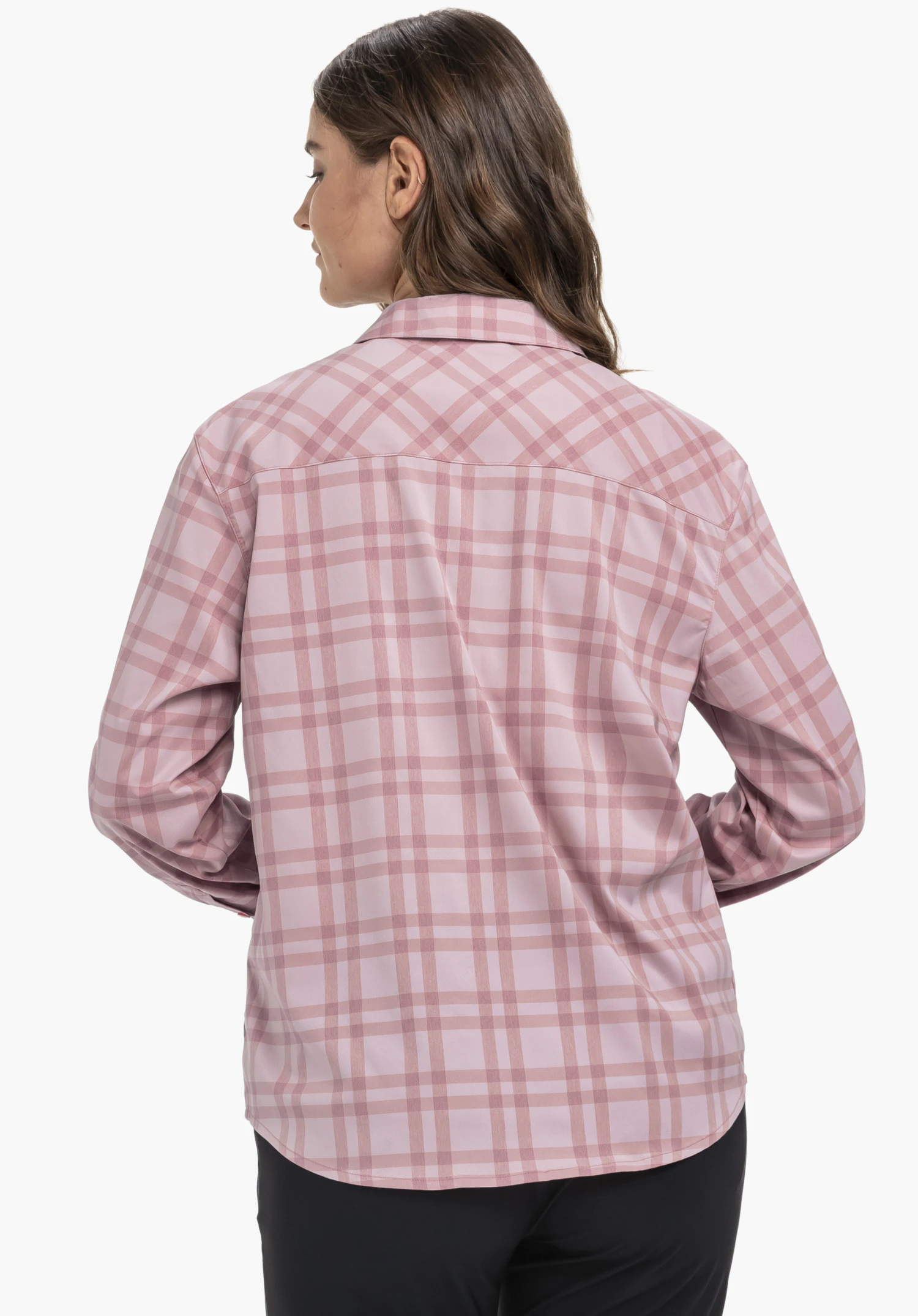 Blouse Style Fraris WMN présentée de dos sur un fond neutre. Cette blouse en rose délicat au motif à carreaux classique se distingue par sa coupe décontractée, tandis que le logo Schöffel au niveau de la nuque souligne l'alliance réussie entre qualité et style outdoor.