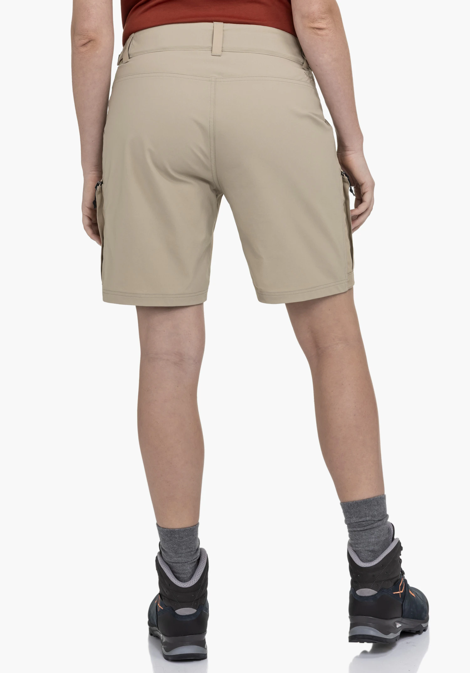 Shorts Style Maghera WMN en beige, présentés en vue de dos avec le logo Schöffel visible sur un fond neutre.