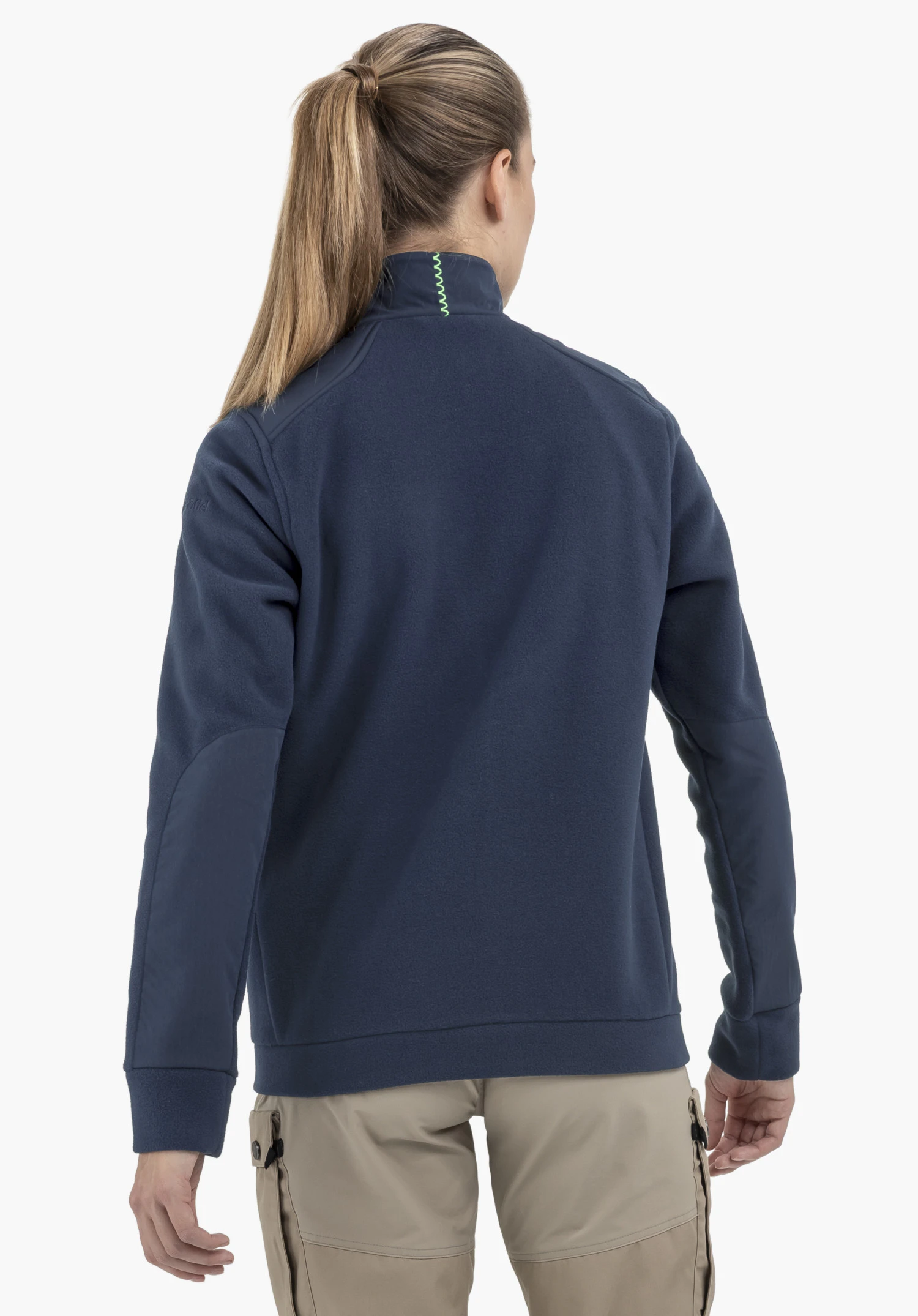 Fleece Jk Style Maghera WMN en bleu vu de dos sur un fond neutre avec le logo Schöffel visible sur le haut de la manche.