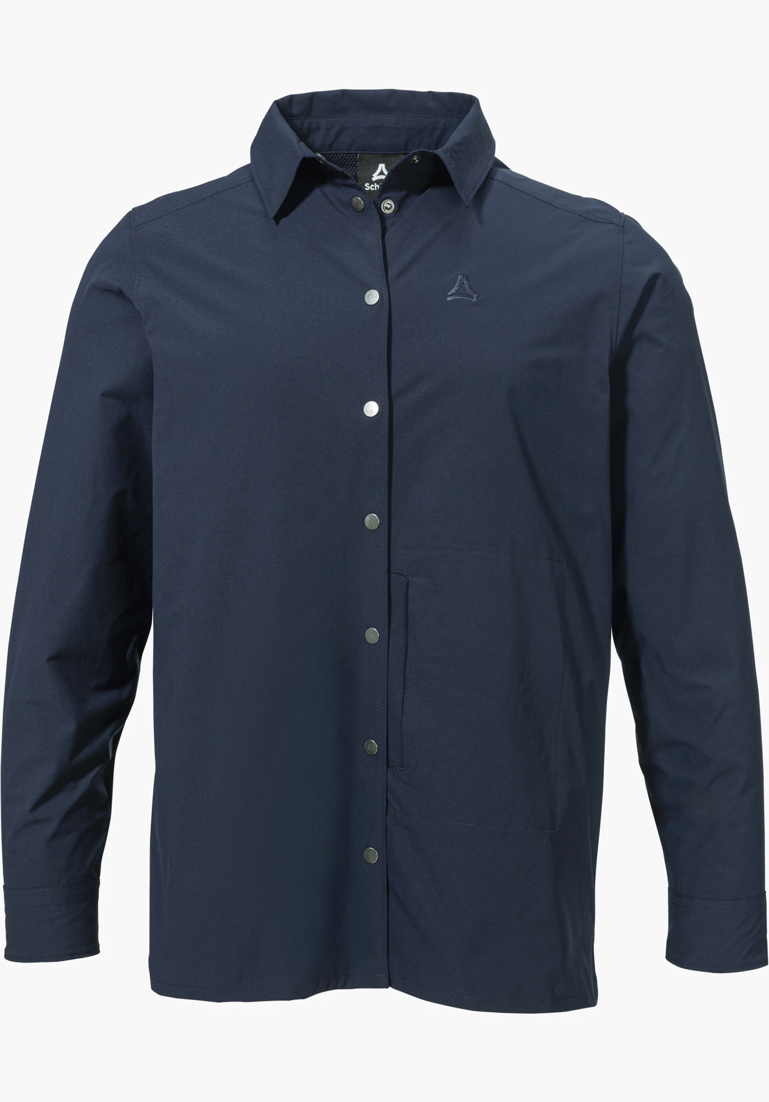 Blouse Style Maghera WMN ist eine langärmlige, blaue Bluse mit durchgehender Druckknopfleiste und einem dezenten Schöffel-Logo auf der linken Brust, freigestellt vor weißem Hintergrund.