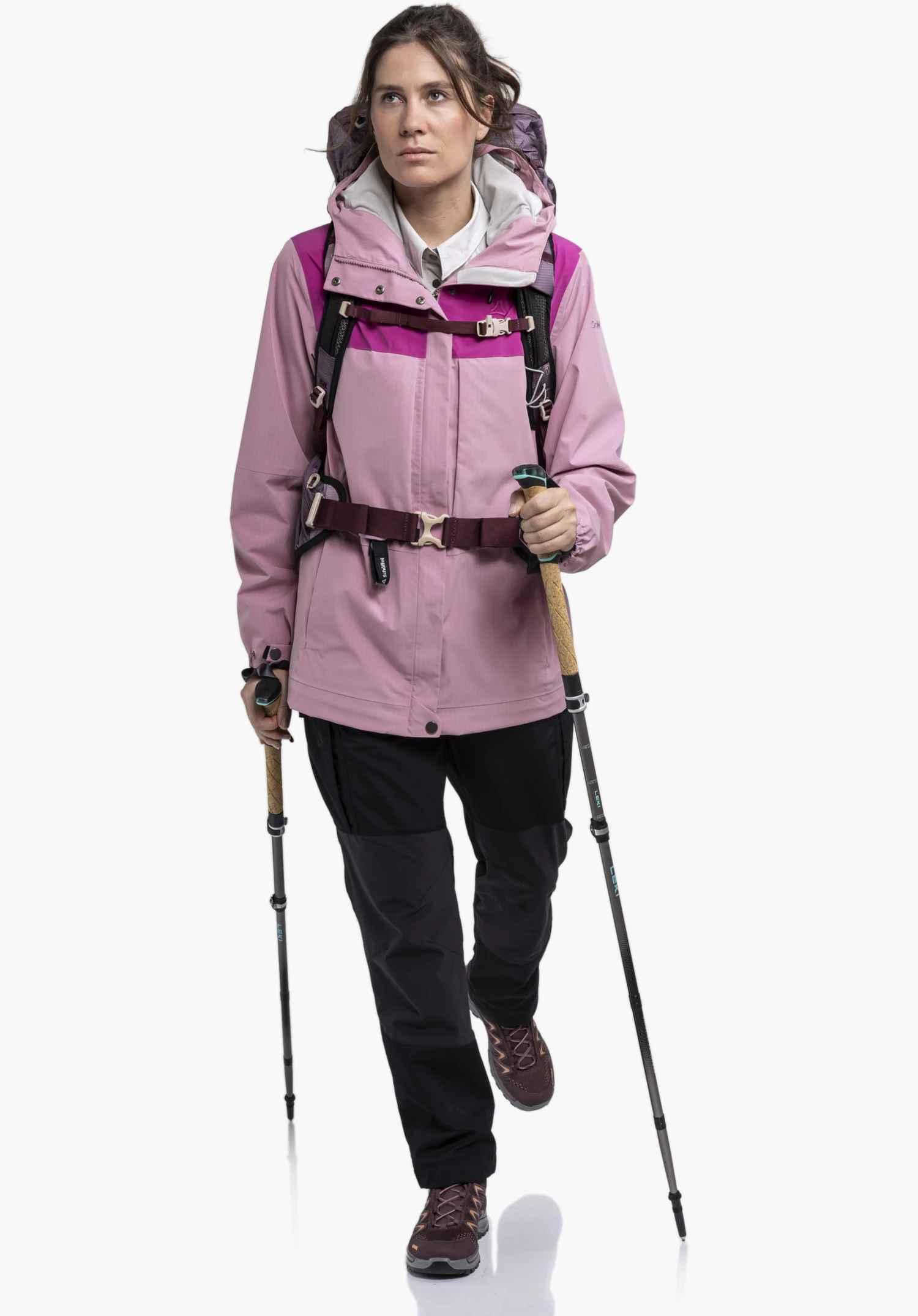 2L Jacket Style Maghera WMN zeigt die schützende Reißverschlussabdeckung mit unterem Druckknopf und das feine, rosa Material als Nahaufnahme vor weißem/neutralem Hintergrund.