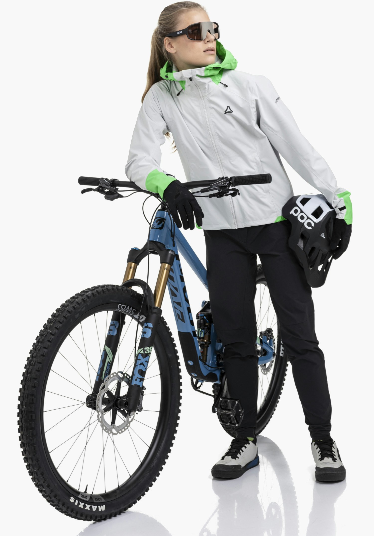 2.5L Jacket Style Tajiva WMN, focusing on the grey fabric with the front zip and the contrasting Schöffel-Logo on the chest, close-up against a white/neutral background.